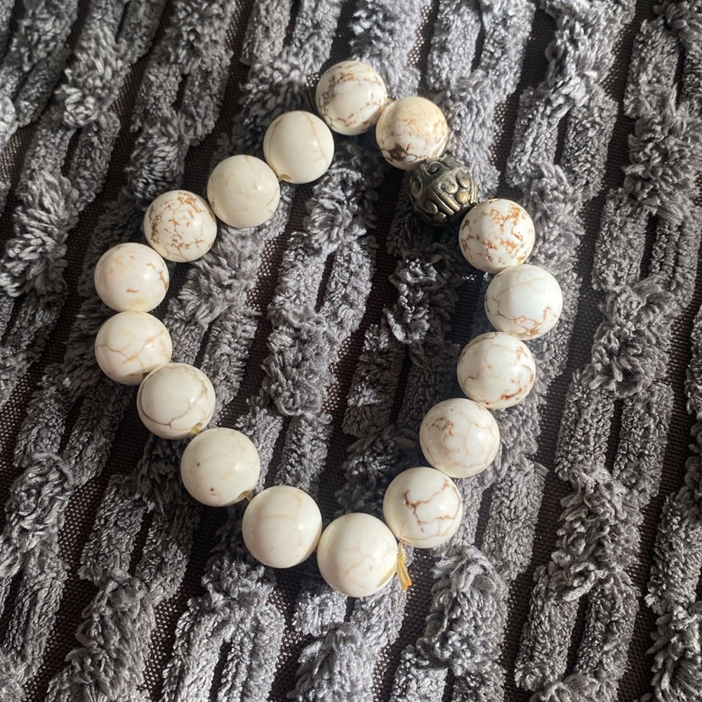 Whit Beaded Bracelet